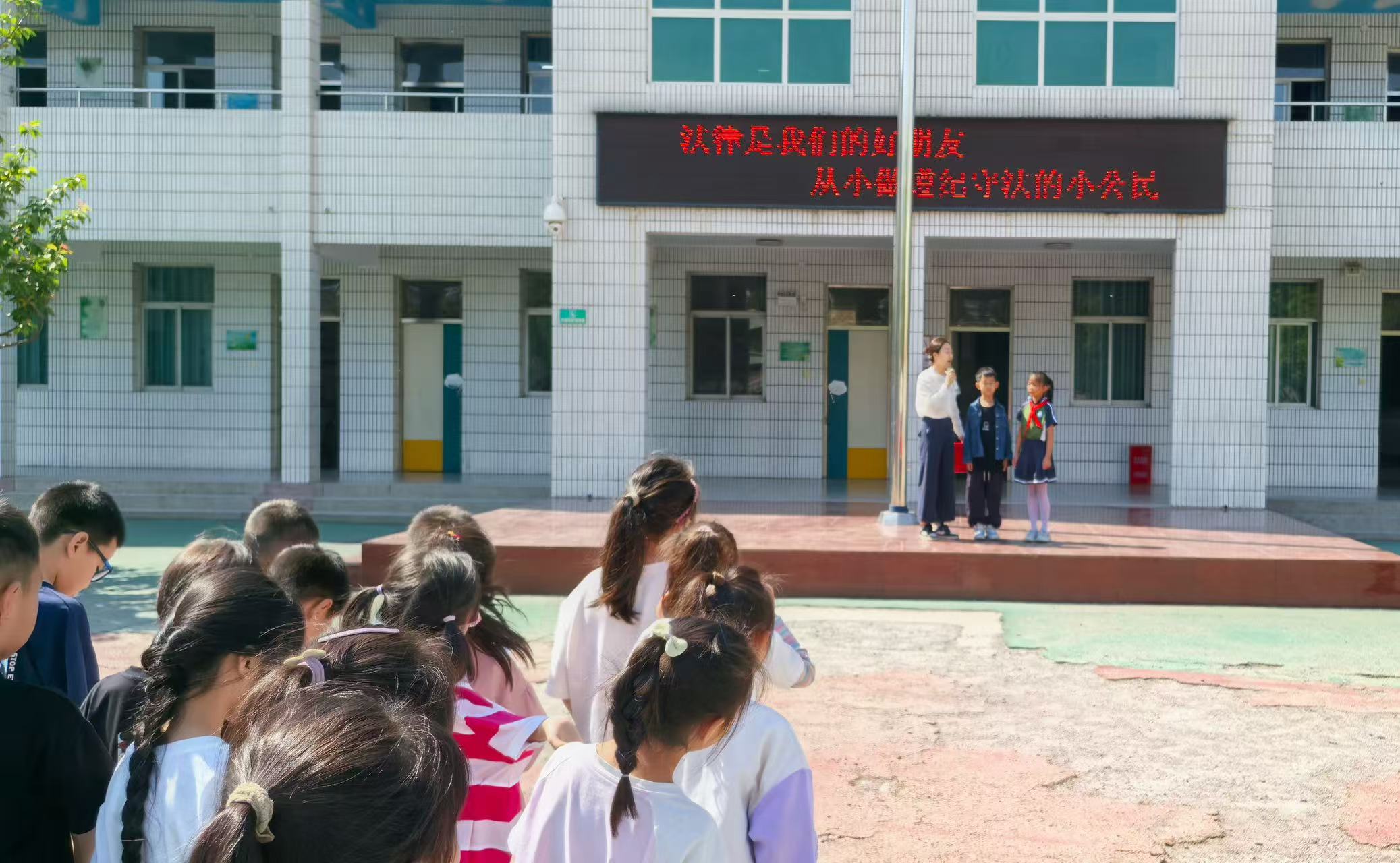 新乡市牧野区“普法春风进校园 护航青春助成长”活动图片.jpg